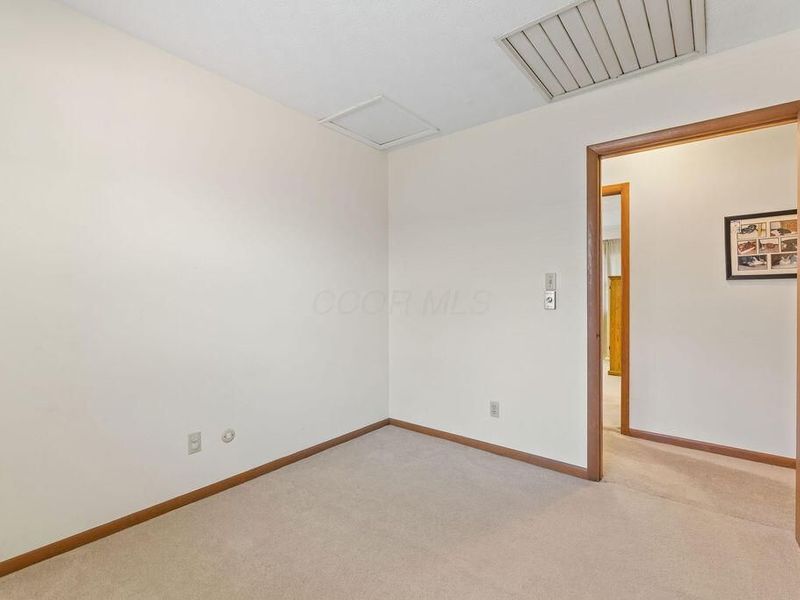 4582 Etna Road , Columbus, OH 43213 Photo 21