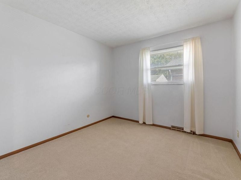 4582 Etna Road , Columbus, OH 43213 Photo 23