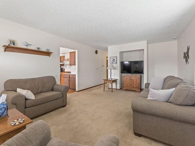 4582 Etna Road , Columbus, OH 43213 Photo 9