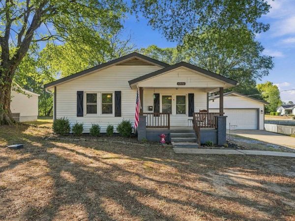 1106 W Sevier St, Benton, AR 72015