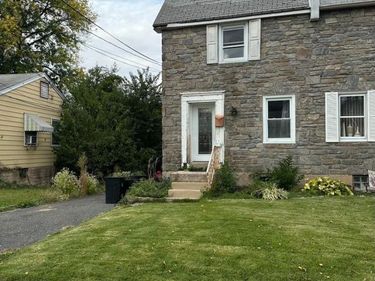 724 EGGLESTON CIRCLE, SHARON HILL, PA 19079