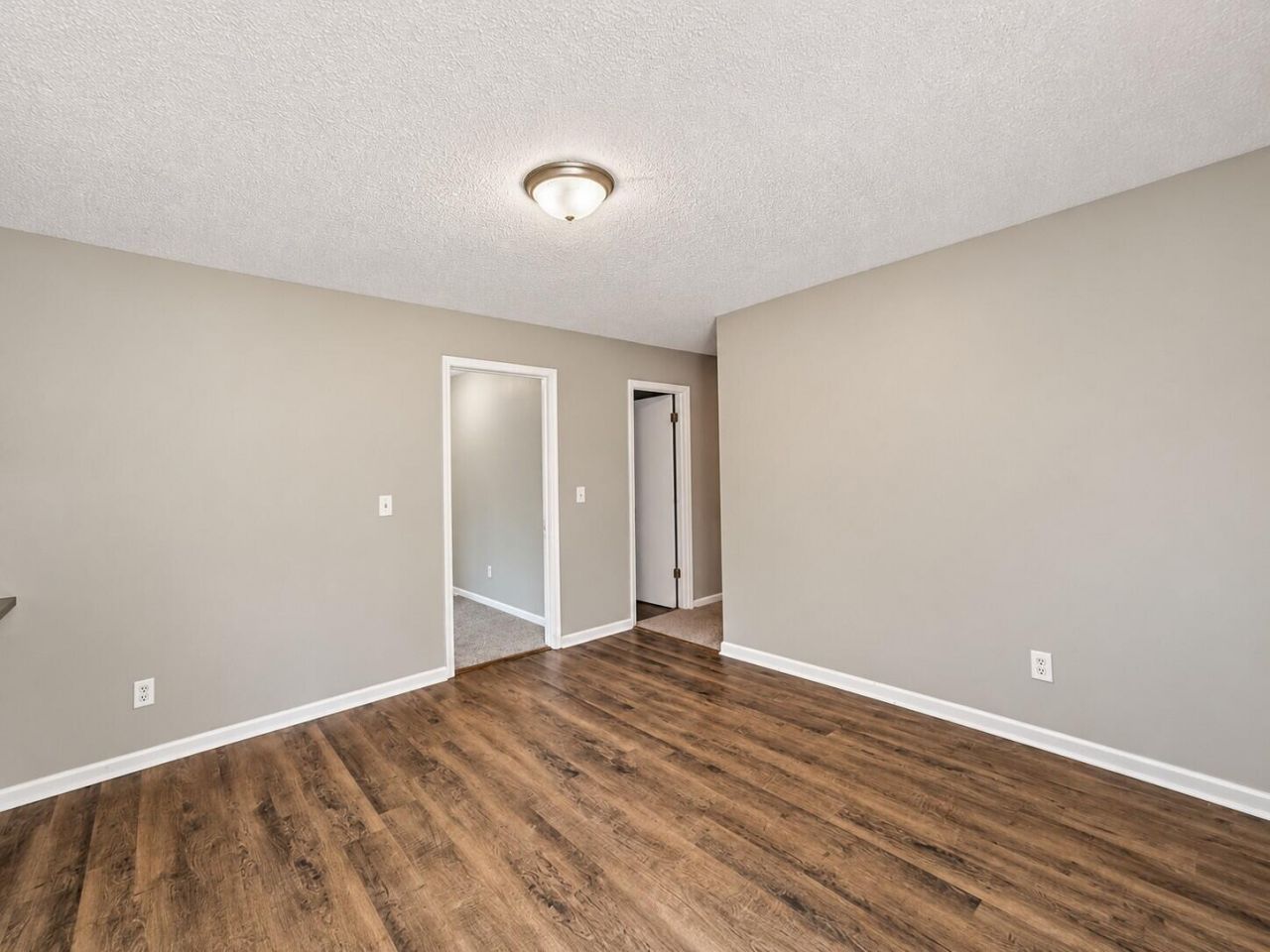 133 White Boulevard Photo 10