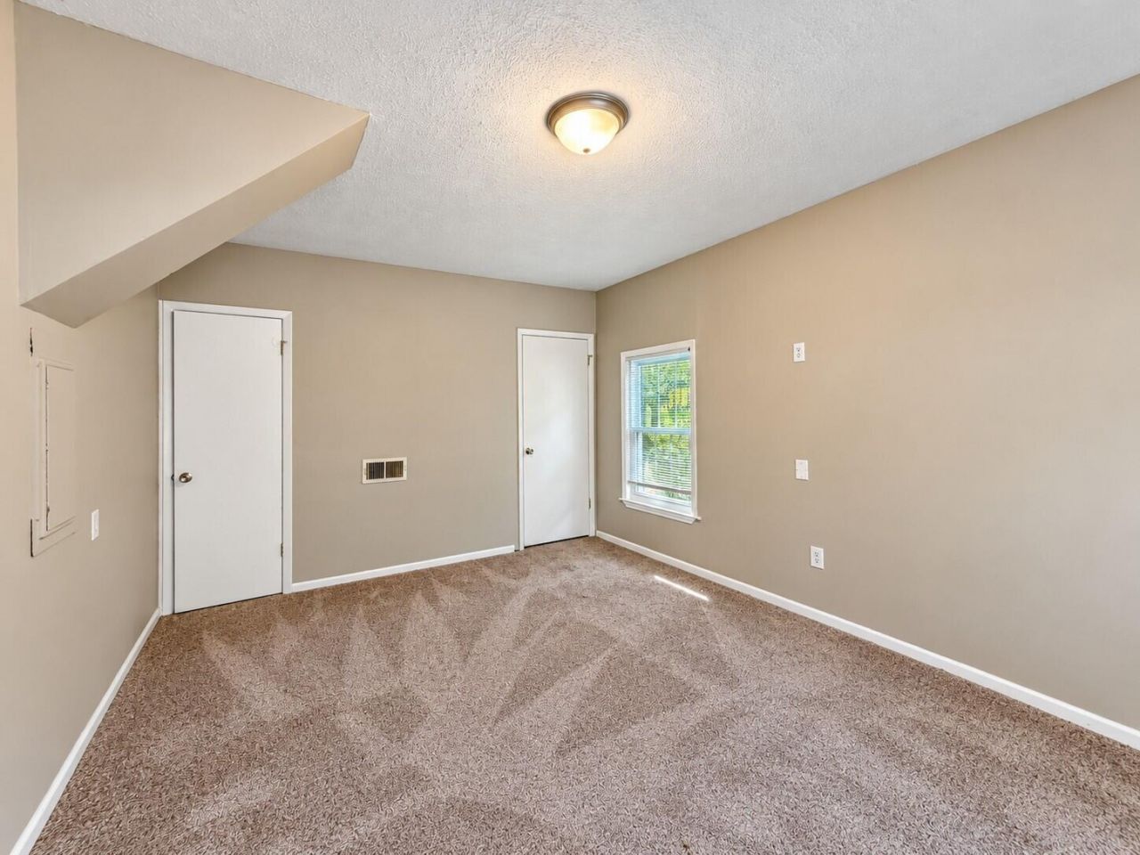 133 White Boulevard Photo 26