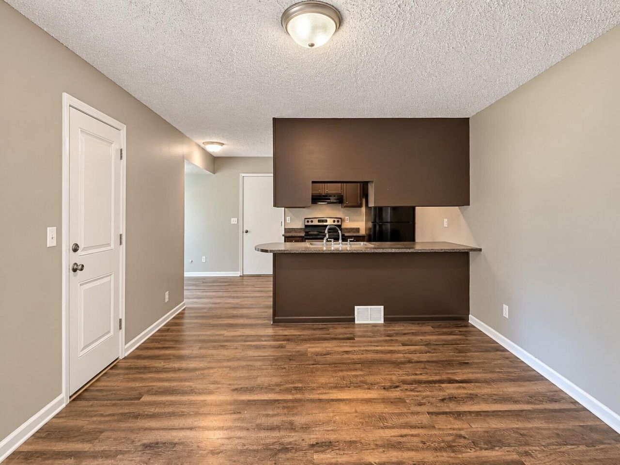 133 White Boulevard Photo 4