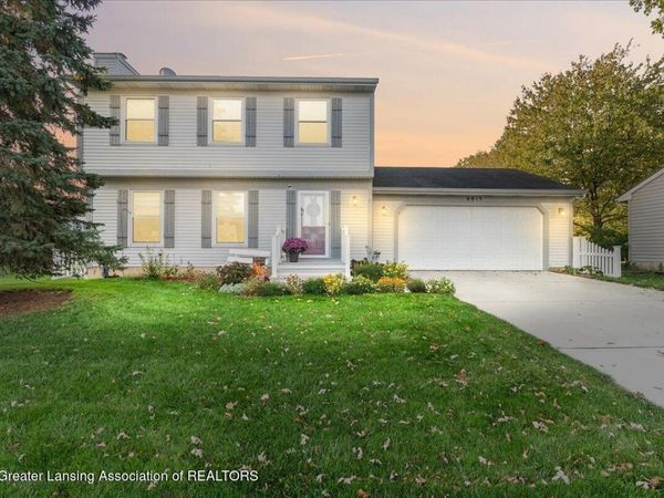 4815 Moultrie , Lansing, MI 48917