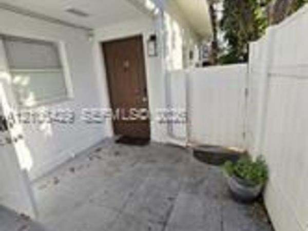 5712 Hollywood Blvd , Unit 3, Hollywood, FL 33021