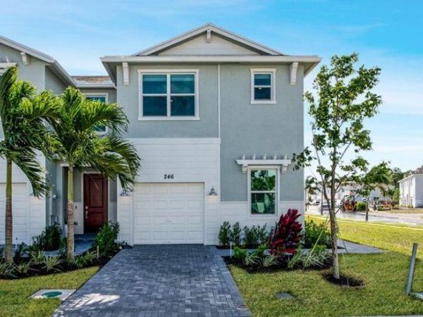 246 SE Woodbark Street, Port St. Lucie, FL 34984
