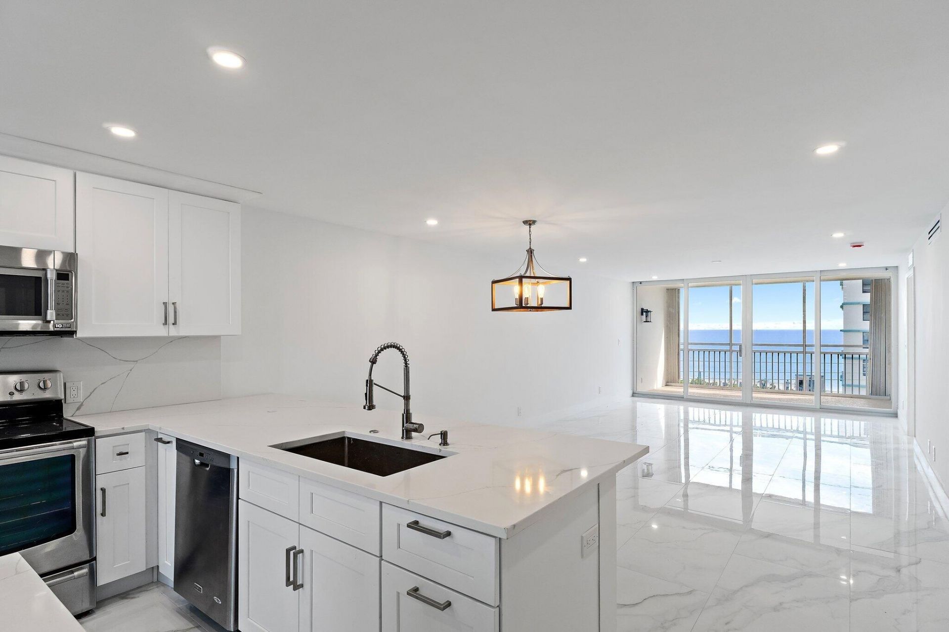911 Ocean Drive, Unit 404, Juno Beach, FL 33408 Photo