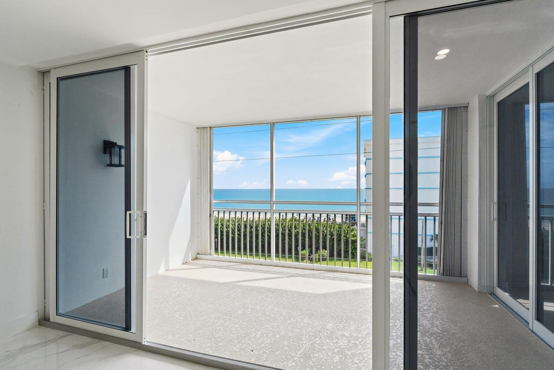 911 Ocean Drive, Unit 404, Juno Beach, FL 33408 Photo