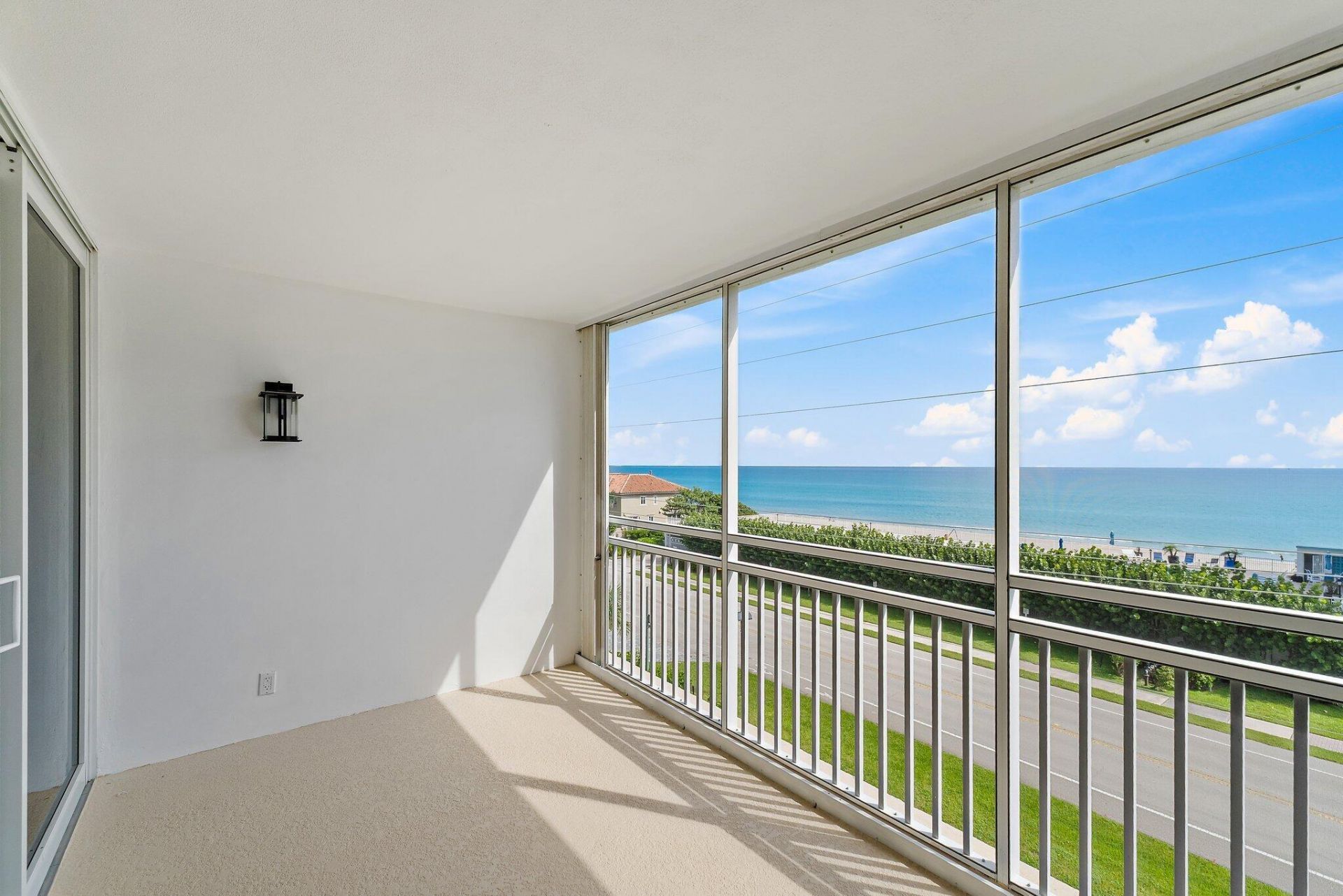 911 Ocean Drive, Unit 404, Juno Beach, FL 33408 Photo
