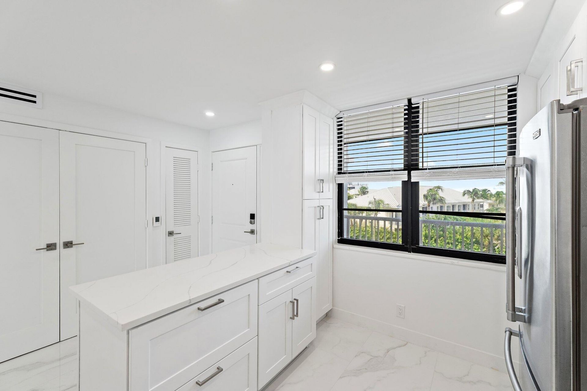 911 Ocean Drive, Unit 404, Juno Beach, FL 33408 Photo