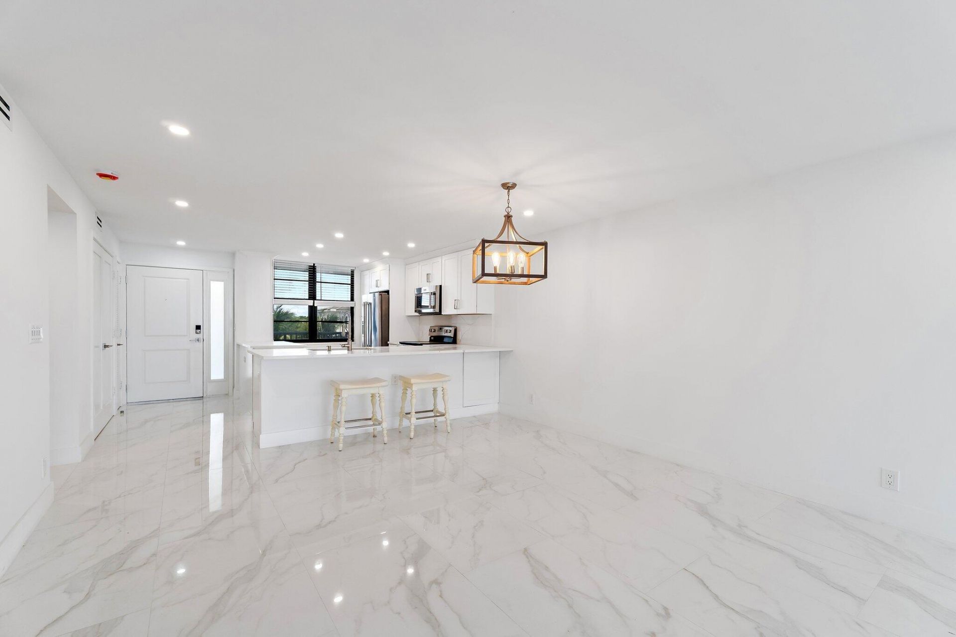 911 Ocean Drive, Unit 404, Juno Beach, FL 33408 Photo
