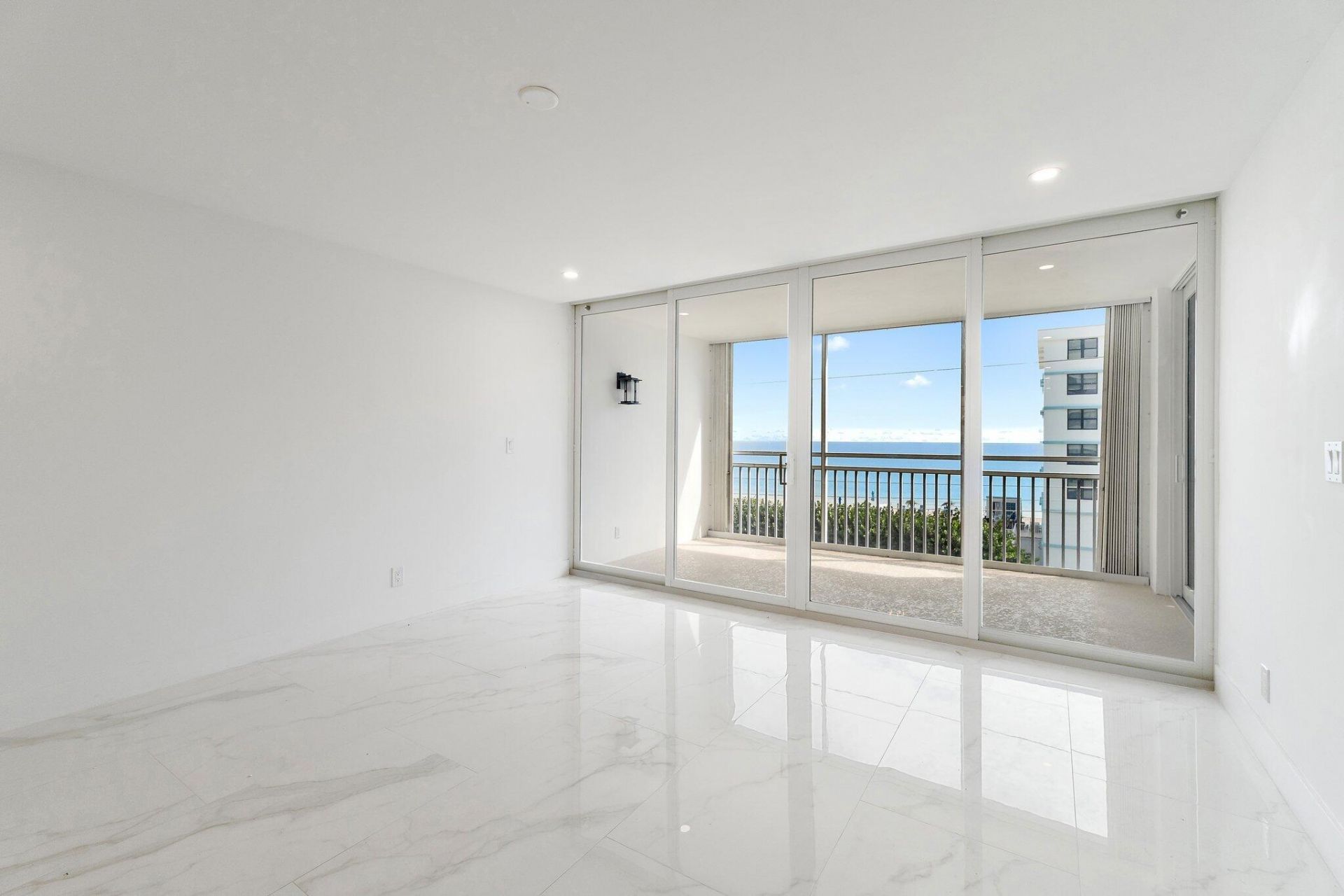911 Ocean Drive, Unit 404, Juno Beach, FL 33408 Photo
