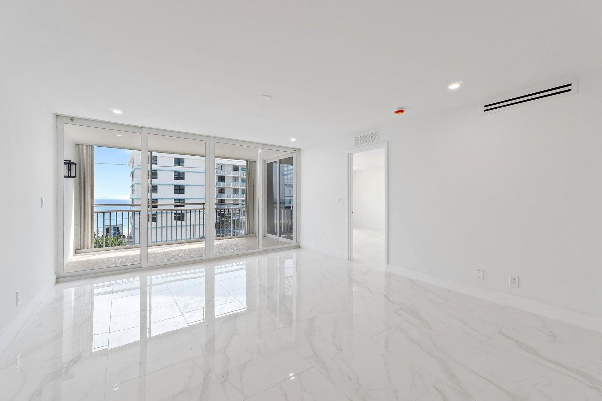911 Ocean Drive, Unit 404, Juno Beach, FL 33408 Photo