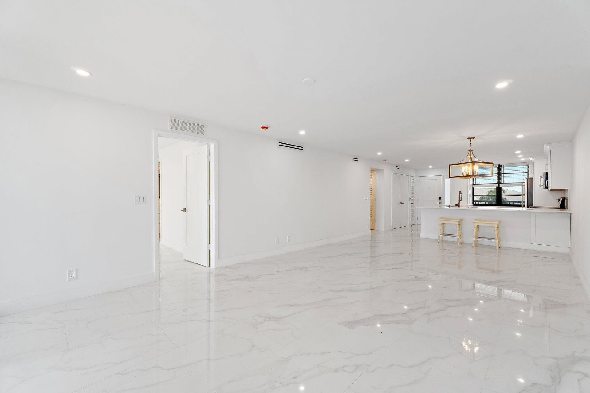 911 Ocean Drive, Unit 404, Juno Beach, FL 33408 Photo