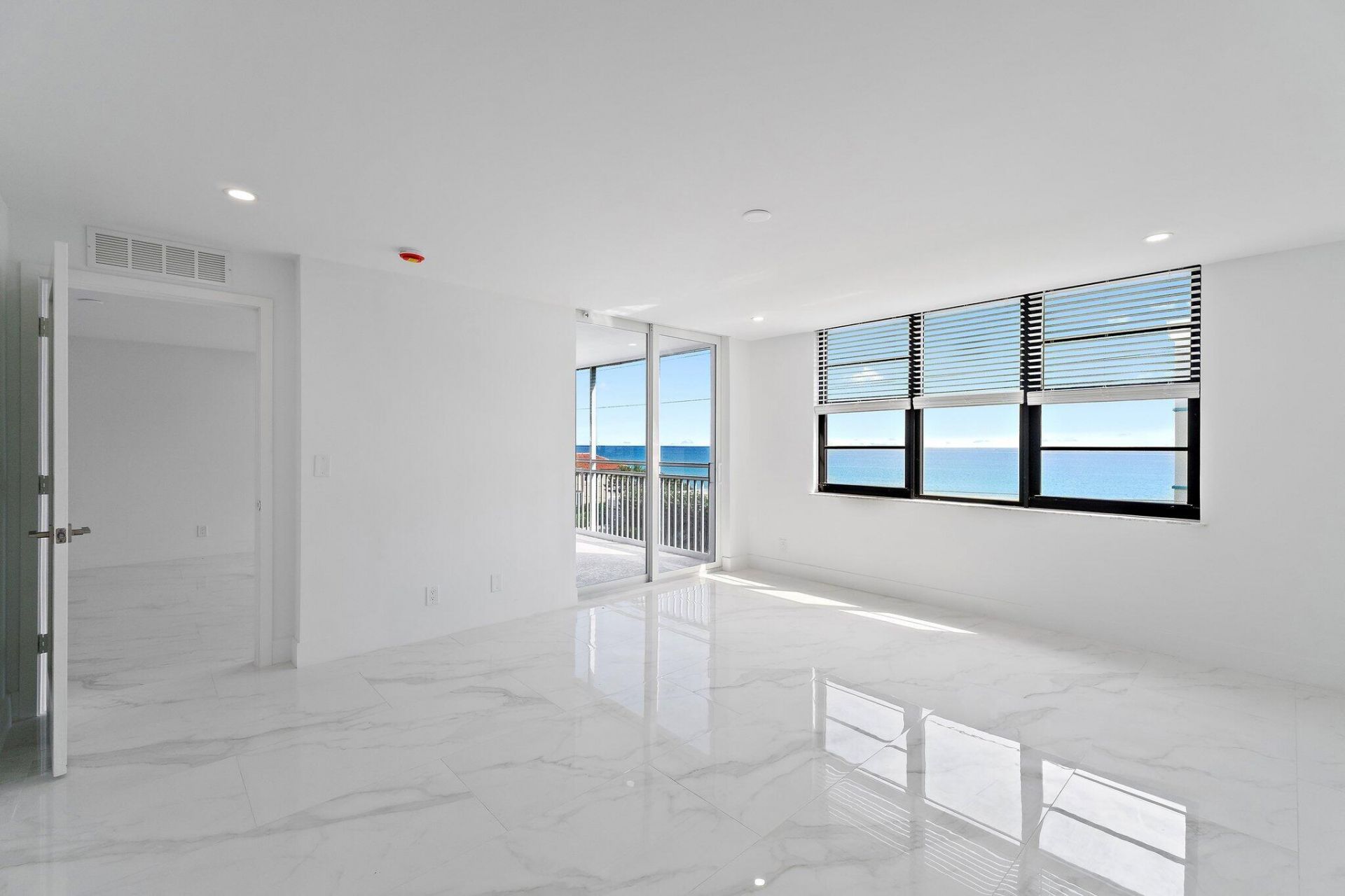 911 Ocean Drive, Unit 404, Juno Beach, FL 33408 Photo