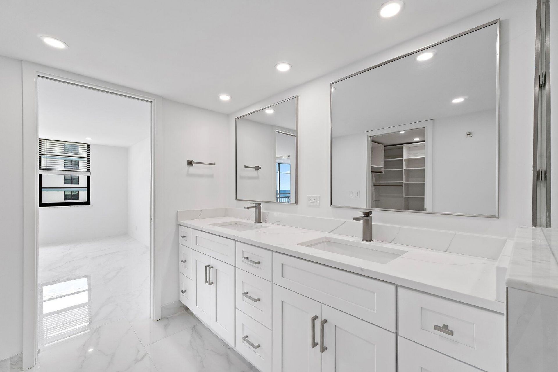 911 Ocean Drive, Unit 404, Juno Beach, FL 33408 Photo
