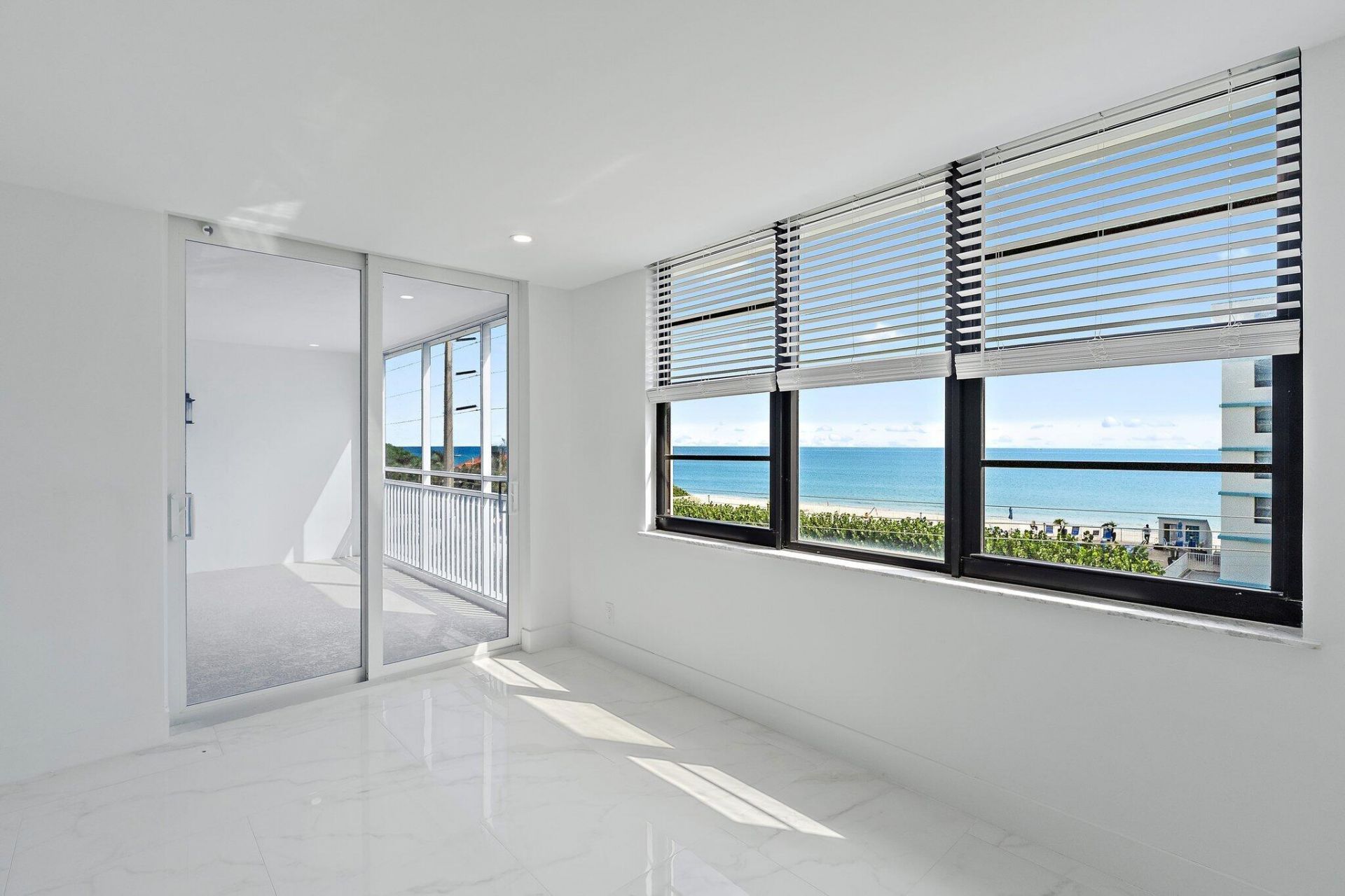 911 Ocean Drive, Unit 404, Juno Beach, FL 33408 Photo