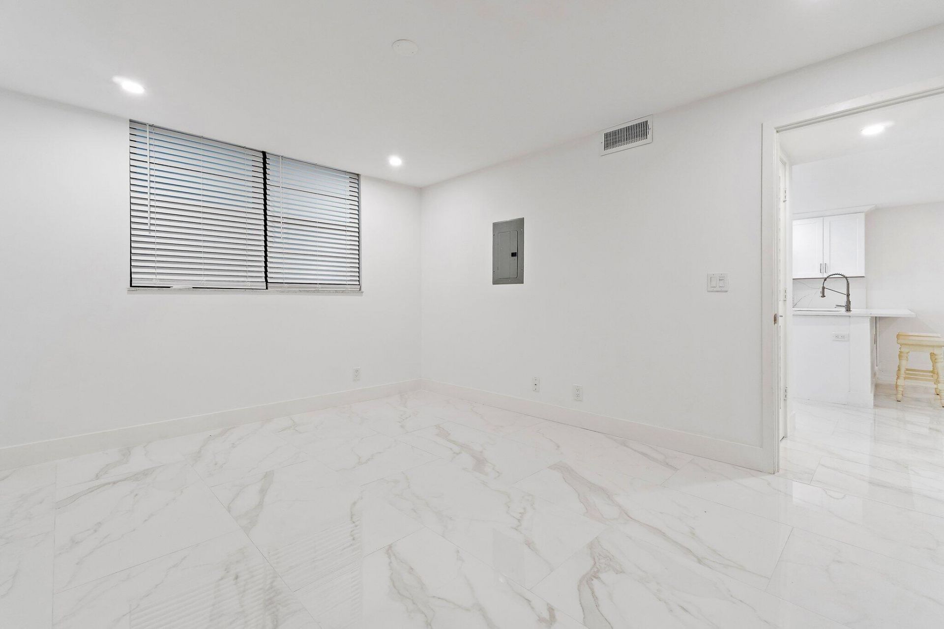 911 Ocean Drive, Unit 404, Juno Beach, FL 33408 Photo