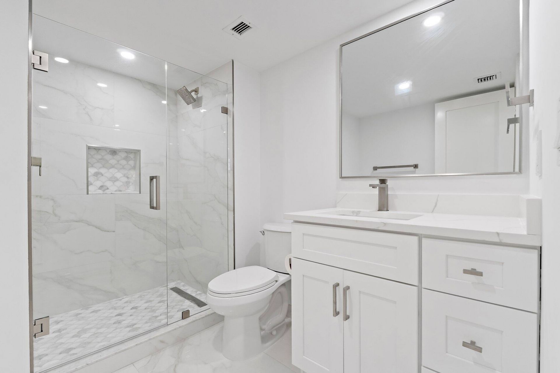 911 Ocean Drive, Unit 404, Juno Beach, FL 33408 Photo
