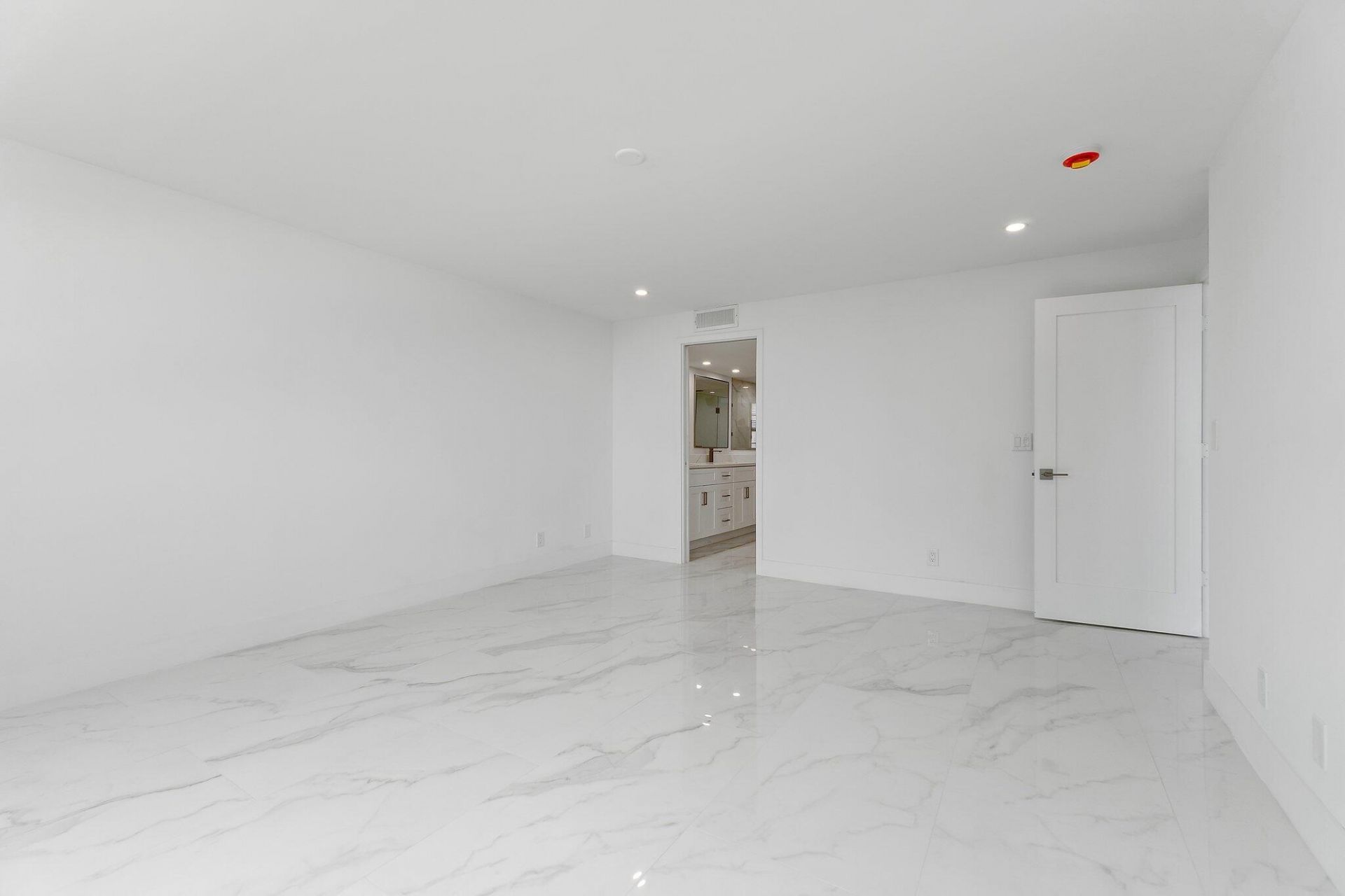 911 Ocean Drive, Unit 404, Juno Beach, FL 33408 Photo