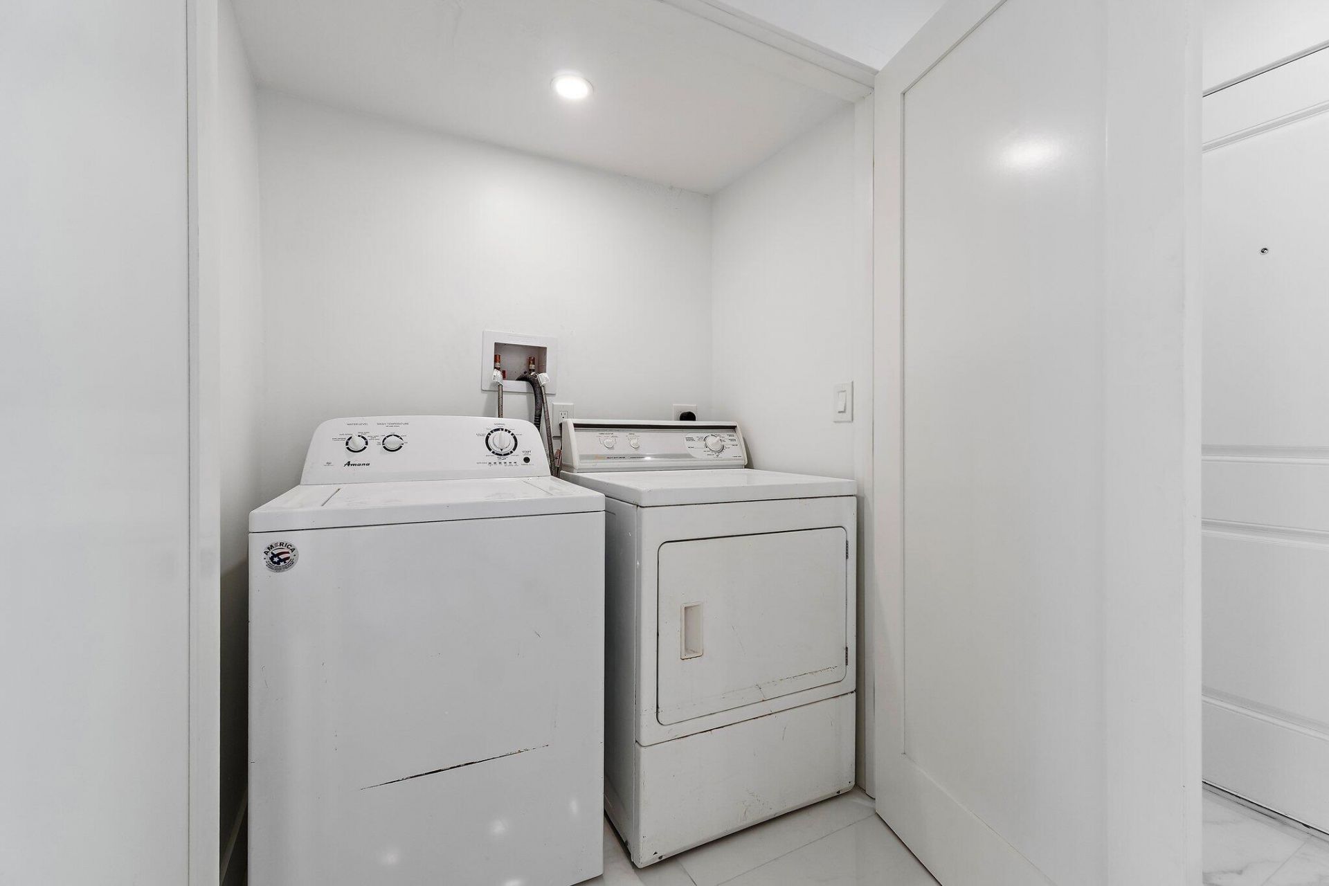 911 Ocean Drive, Unit 404, Juno Beach, FL 33408 Photo