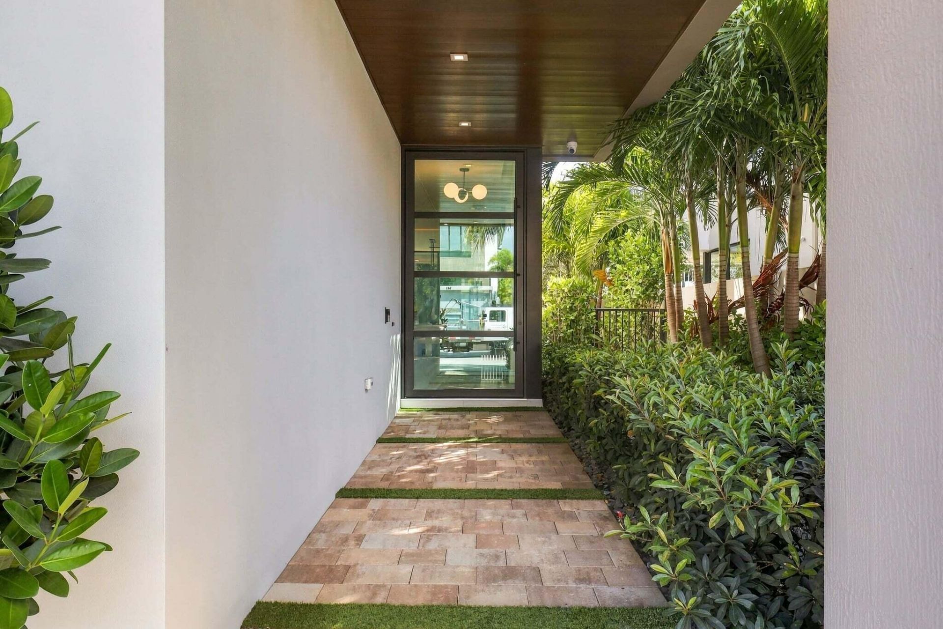 140 NE Wavecrest Way, Boca Raton, FL 33432 Photo