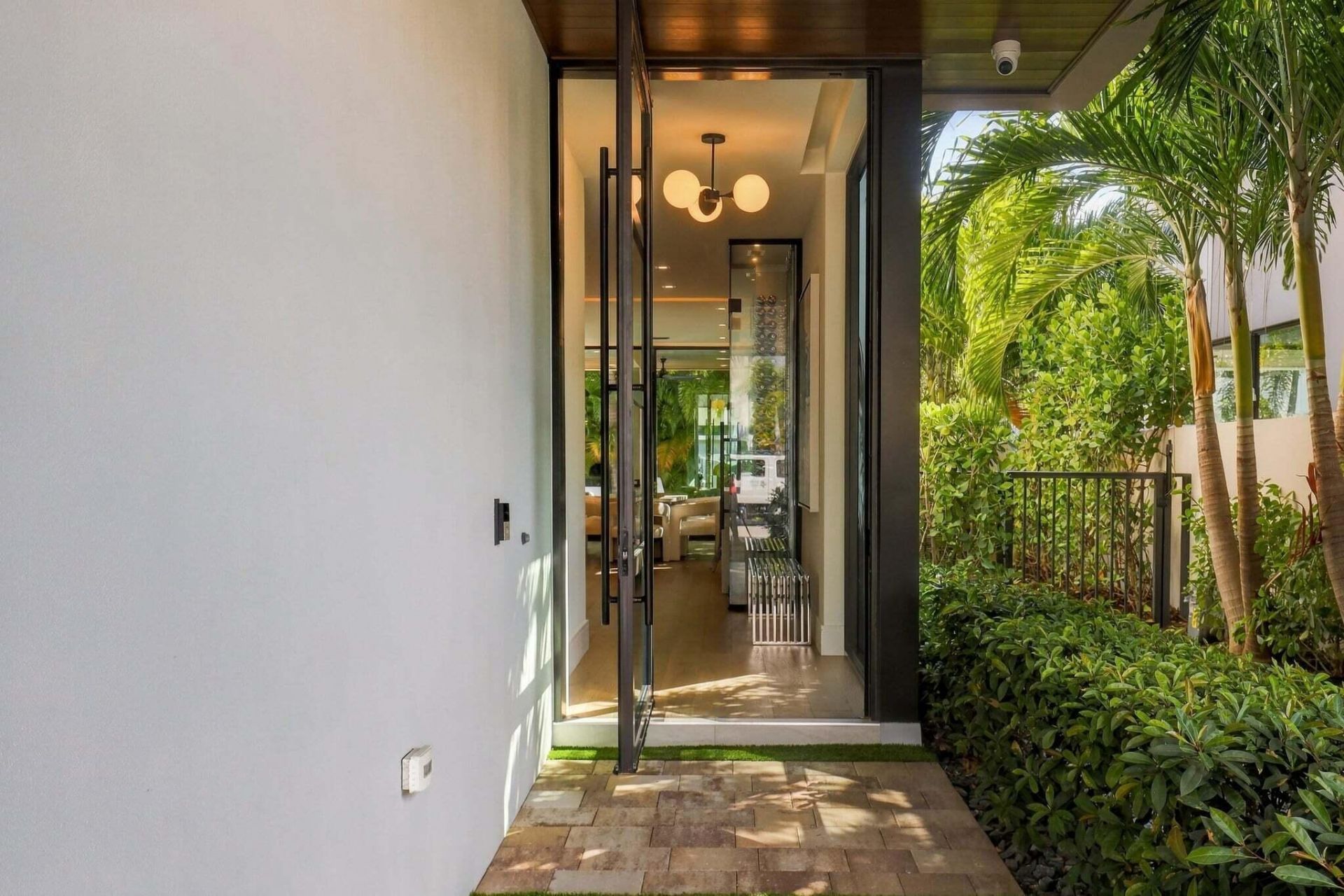 140 NE Wavecrest Way, Boca Raton, FL 33432 Photo