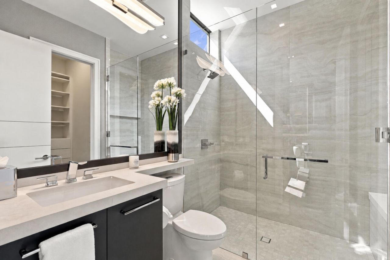140 NE Wavecrest Way, Boca Raton, FL 33432 Photo