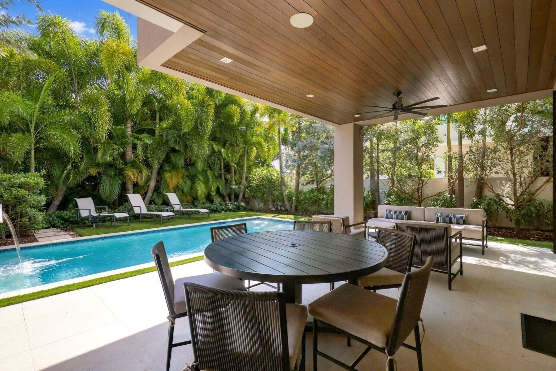 140 NE Wavecrest Way, Boca Raton, FL 33432 Photo
