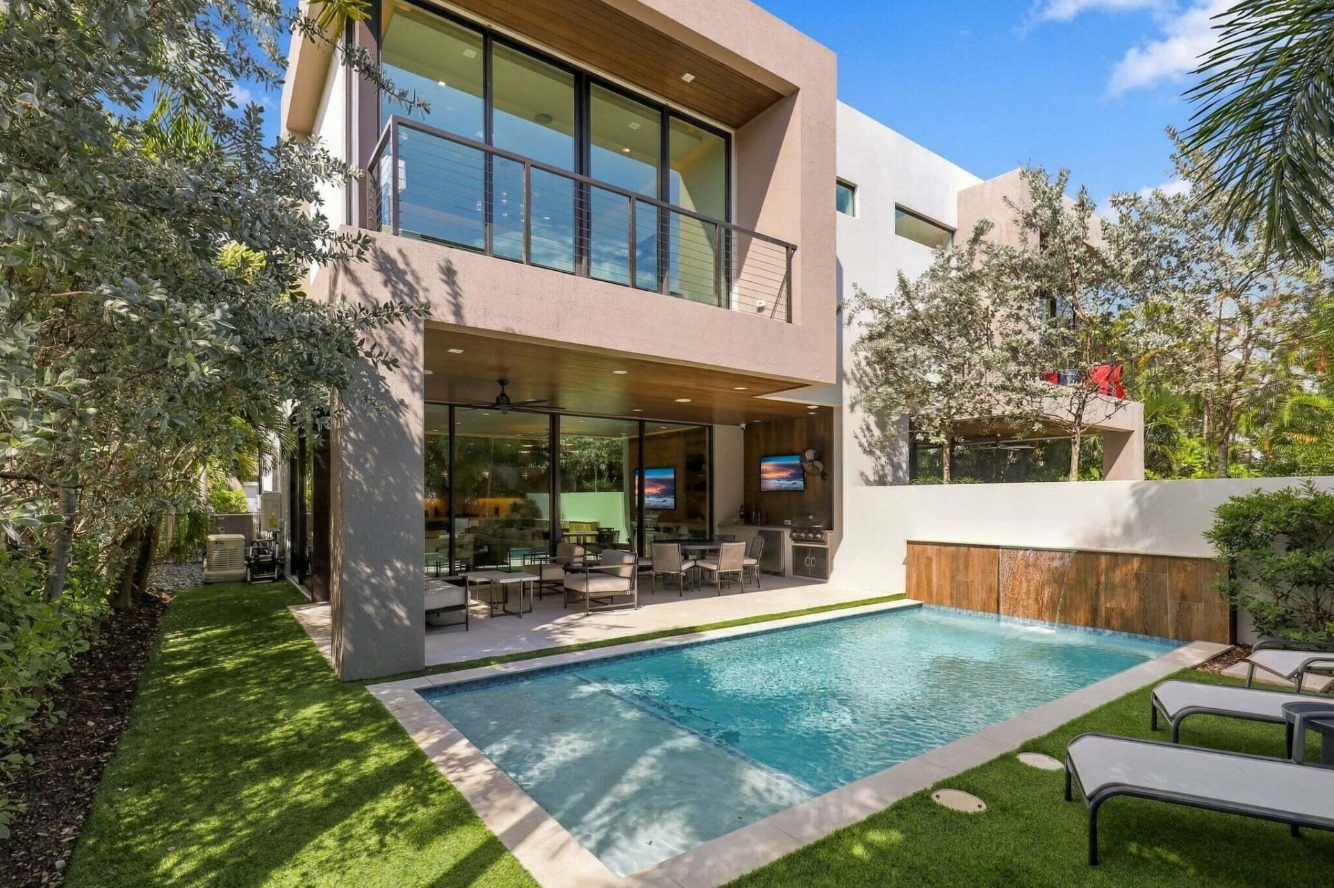 140 NE Wavecrest Way, Boca Raton, FL 33432 Photo