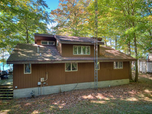 847 N Scenic Drive, Muskegon, MI 49445