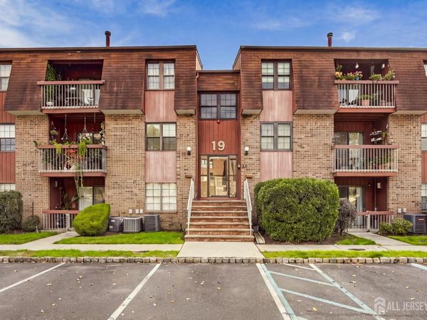 218 Sierra Court , Woodbridge, NJ 07095