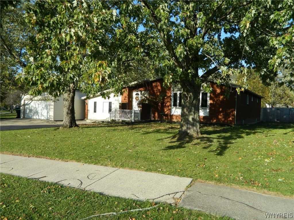 76 6th Avenue , Lancaster, NY 14086 Main Photo
