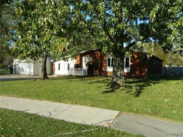 76 6th Avenue , Lancaster, NY 14086