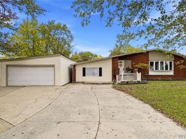 76 6th Avenue, Lancaster, NY 14086