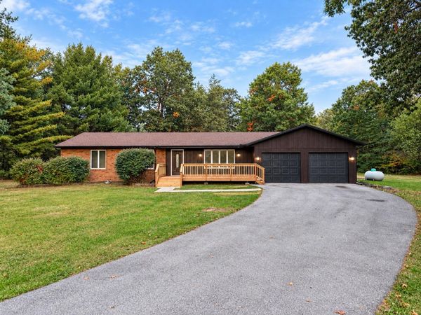 8901 N 489 W , Lake Village, IN 46349