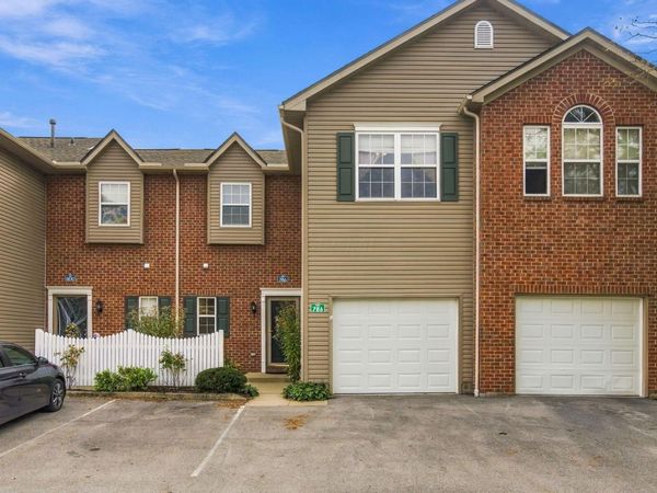 786 Spring Valley Drive , Lewis Center, OH 43035