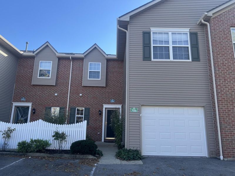 786 Spring Valley Drive , Lewis Center, OH 43035 Photo 1