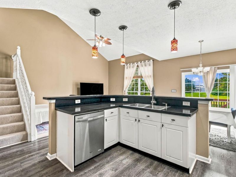 786 Spring Valley Drive , Lewis Center, OH 43035 Photo 10