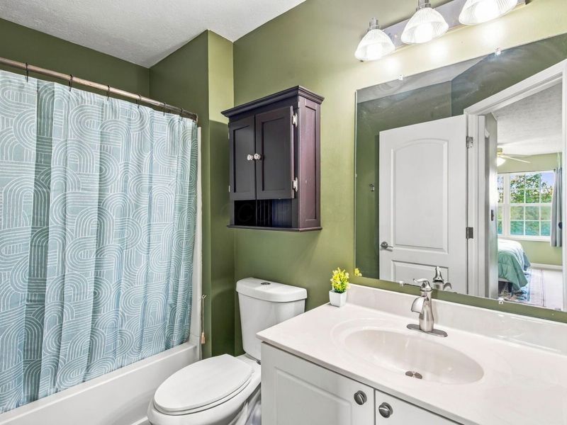 786 Spring Valley Drive , Lewis Center, OH 43035 Photo 15