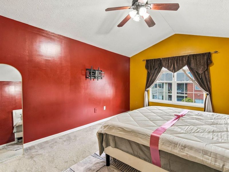 786 Spring Valley Drive , Lewis Center, OH 43035 Photo 18