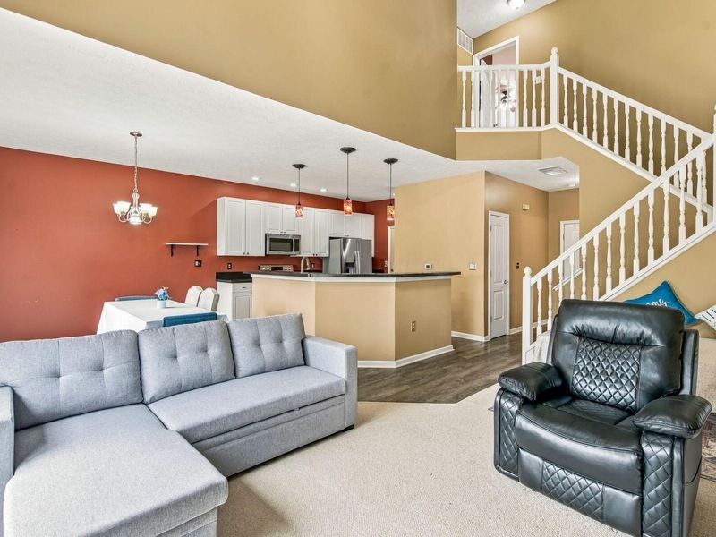 786 Spring Valley Drive , Lewis Center, OH 43035 Photo 4