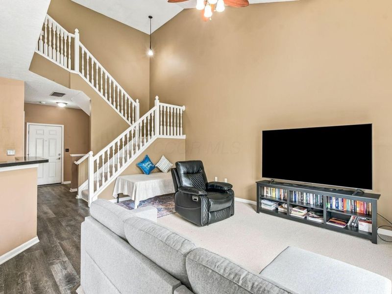 786 Spring Valley Drive , Lewis Center, OH 43035 Photo 5