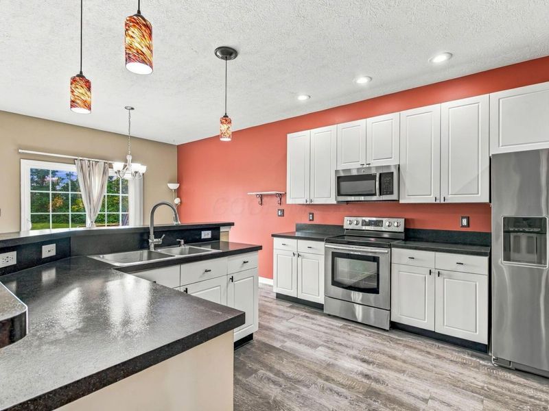 786 Spring Valley Drive , Lewis Center, OH 43035 Photo 9