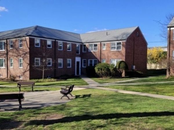 27 Park Avenue, Verona, NJ 07044