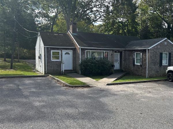 4 New Lane , Selden, NY 11784