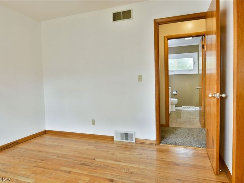 8294 Englewood Street NE, Warren, OH 44484 Photo 13