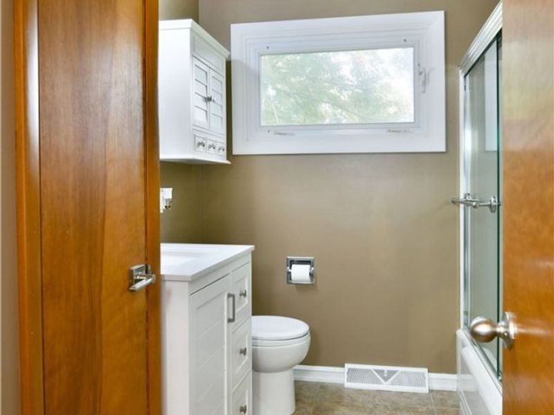 8294 Englewood Street NE, Warren, OH 44484 Photo 14