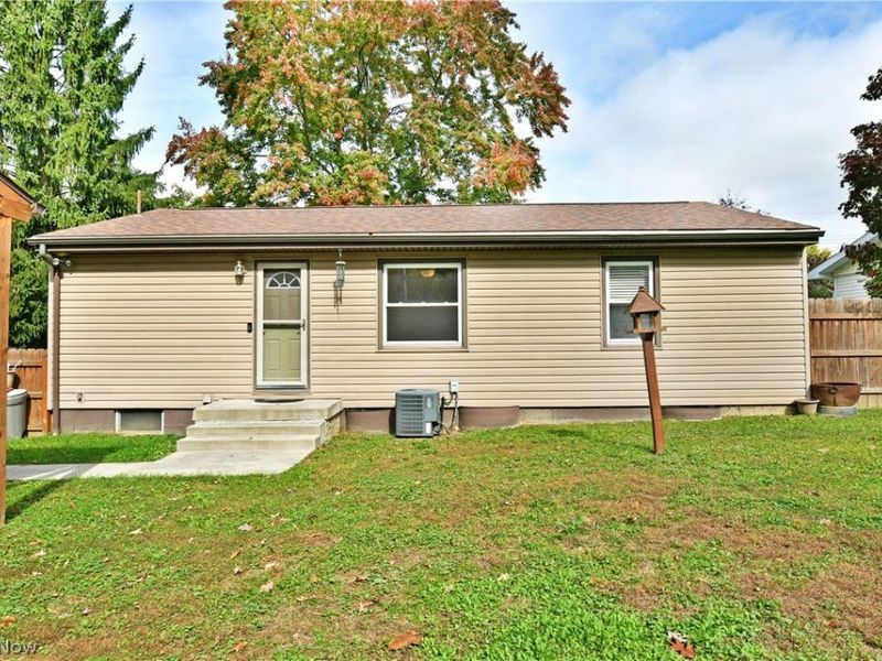 8294 Englewood Street NE, Warren, OH 44484 Photo 32